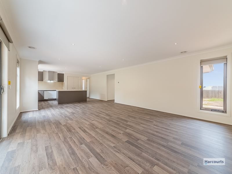 66 Manikato Drive, Drouin VIC 3818