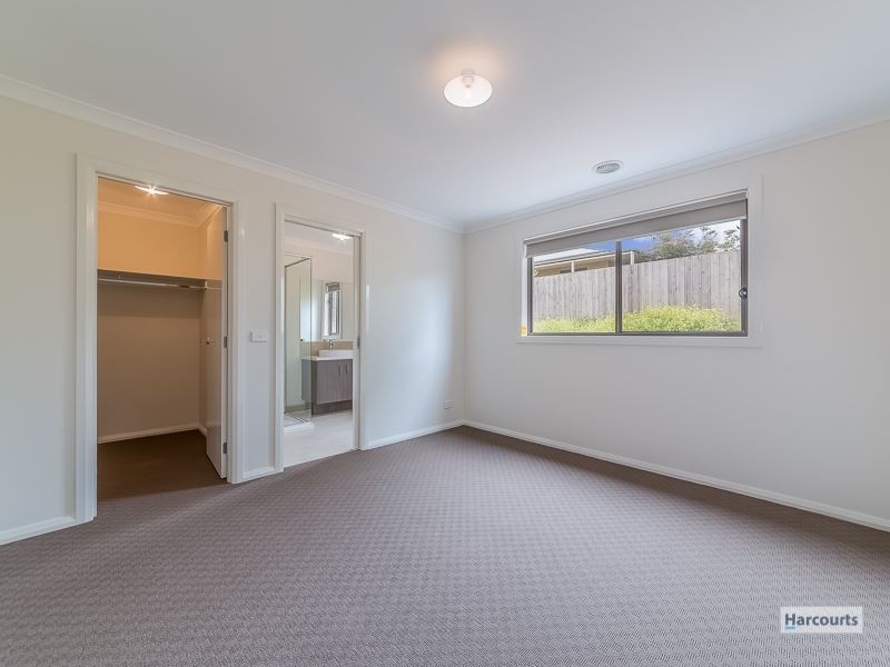 66 Manikato Drive, Drouin VIC 3818