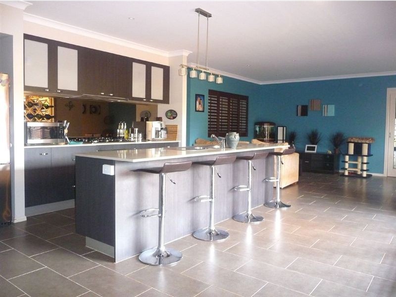 6 Janine Court, Drouin VIC 3818