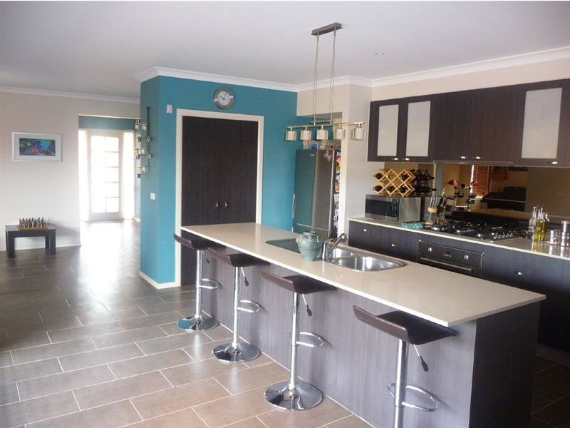 6 Janine Court, Drouin VIC 3818