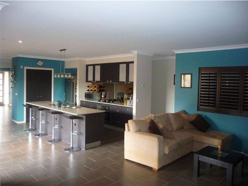 6 Janine Court, Drouin VIC 3818