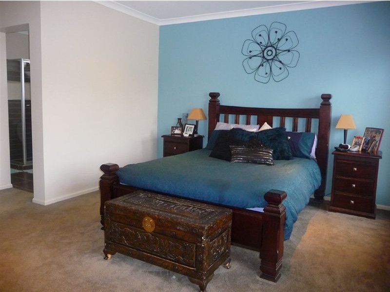 6 Janine Court, Drouin VIC 3818