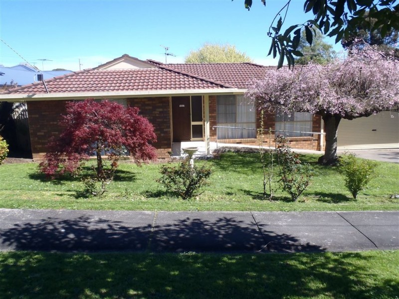 13 Neerim Street, Drouin VIC 3818