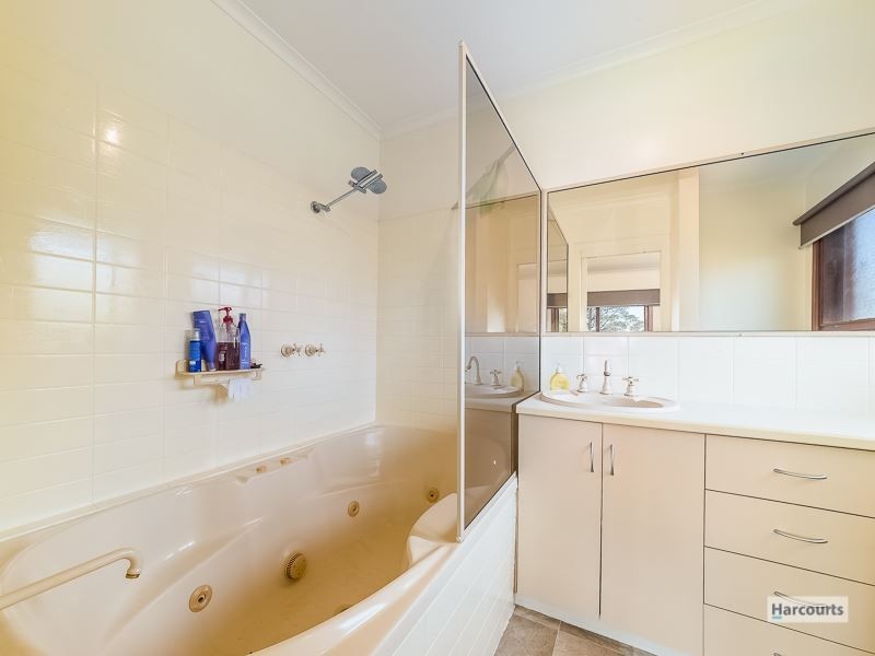 14 Wallace Crescent, Drouin VIC 3818