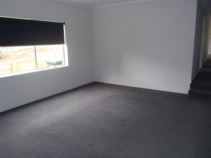 111 Jackson Drive, Drouin VIC 3818