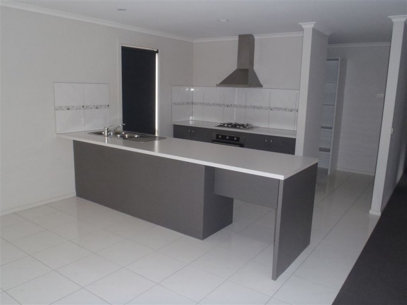 111 Jackson Drive, Drouin VIC 3818