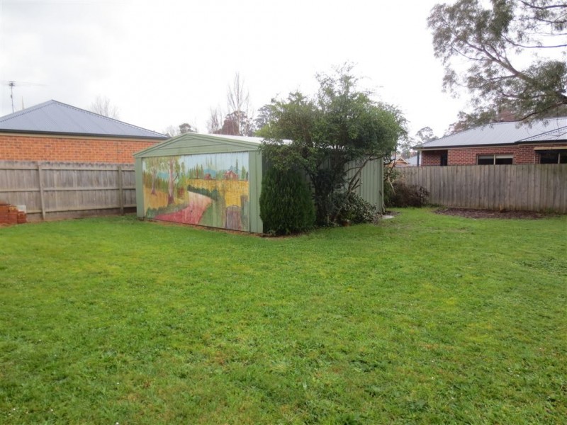 11 Wood Street, Drouin VIC 3818