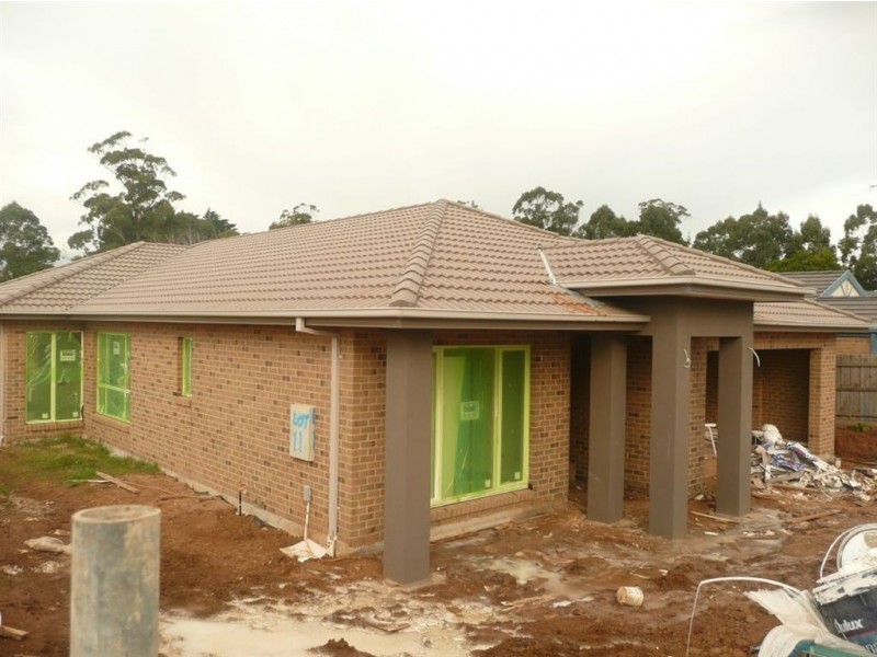 8 Harmon Drive, Drouin VIC 3818