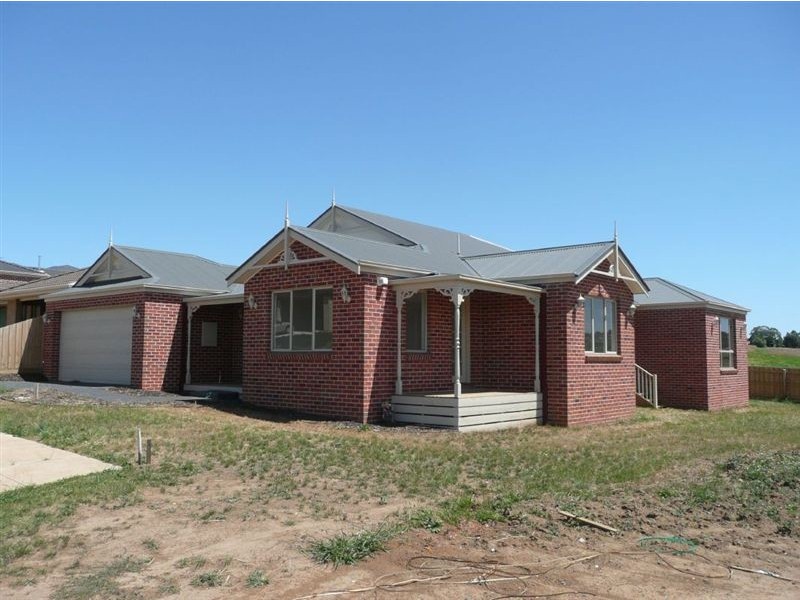 33 Rimfire Avenue, Drouin VIC 3818