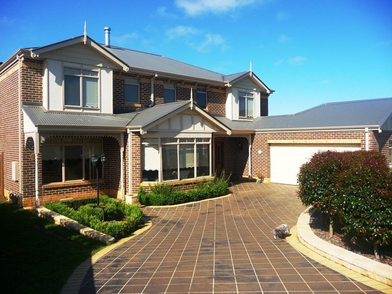3 Lyndhurst Square, Drouin VIC 3818