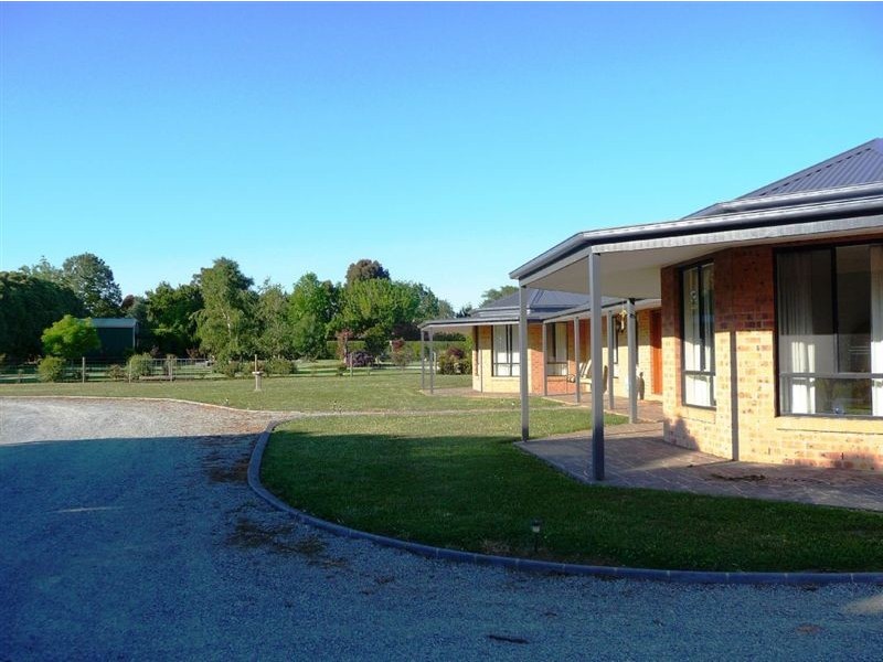 9B Lancelot Court, Drouin VIC 3818