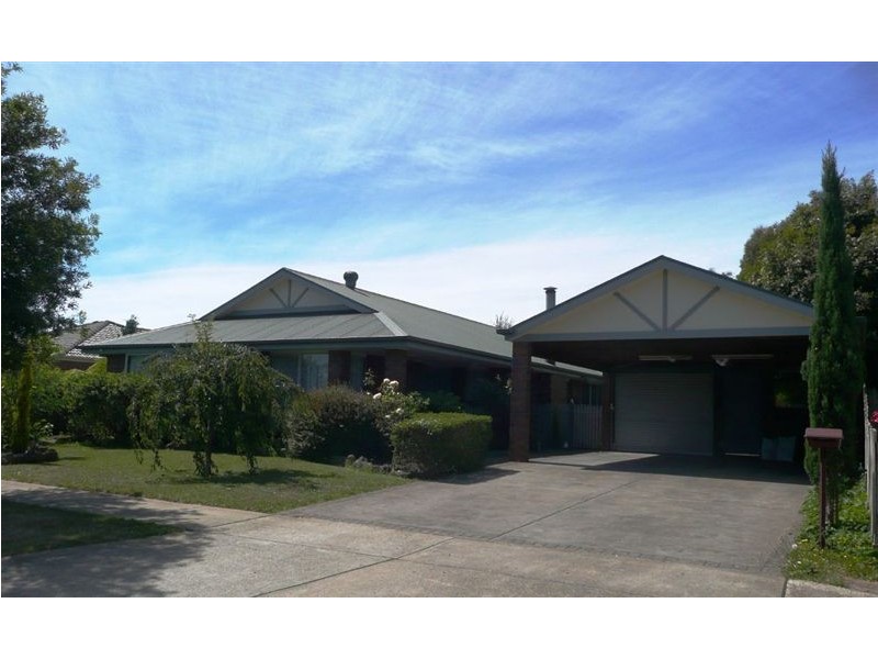 1 Hakea Court, Drouin VIC 3818