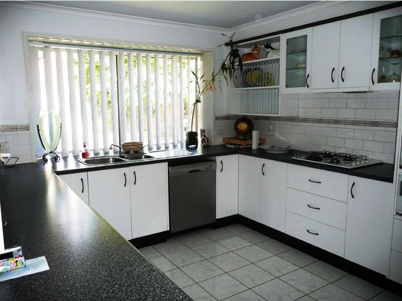 1 Hakea Court, Drouin VIC 3818