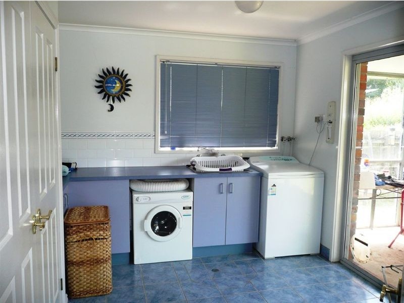 1 Hakea Court, Drouin VIC 3818