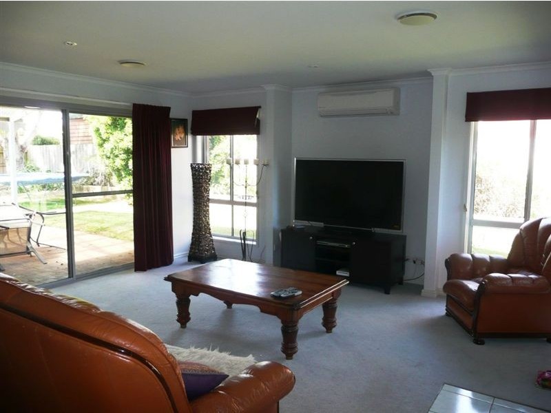 1 Hakea Court, Drouin VIC 3818