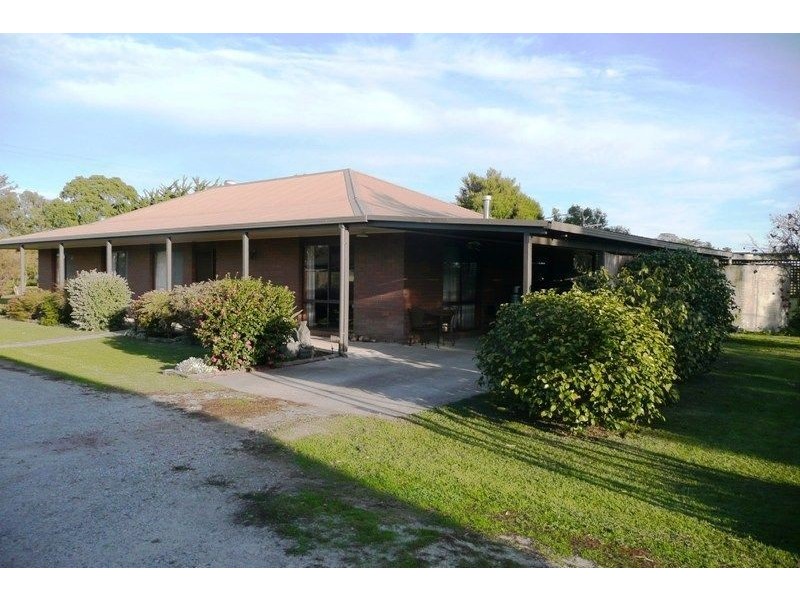 910 Longwarry Road, Modella VIC 3816