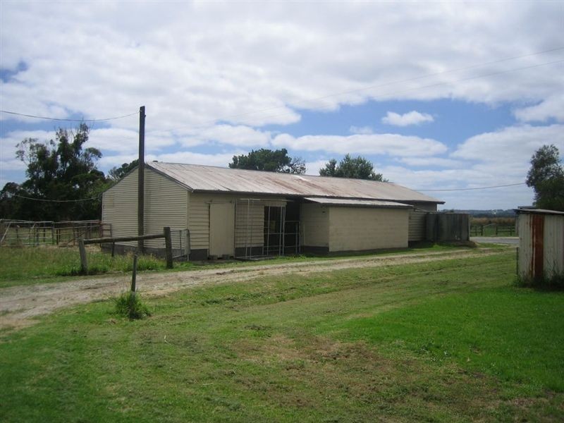 910 Longwarry Road, Modella VIC 3816