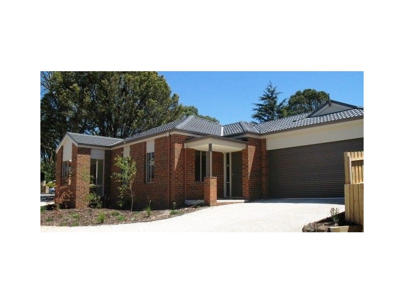 2/22A Albert Road, Drouin VIC 3818