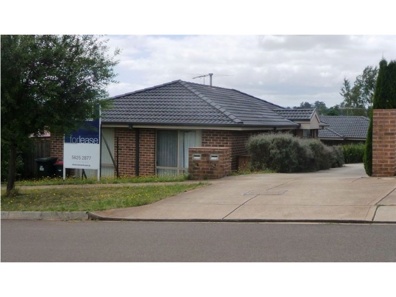 1/56 Cook Street, Drouin VIC 3818