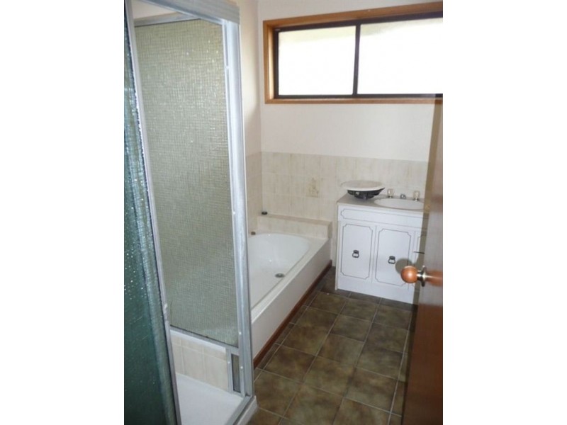 2/27 High Street, Bunyip VIC 3815