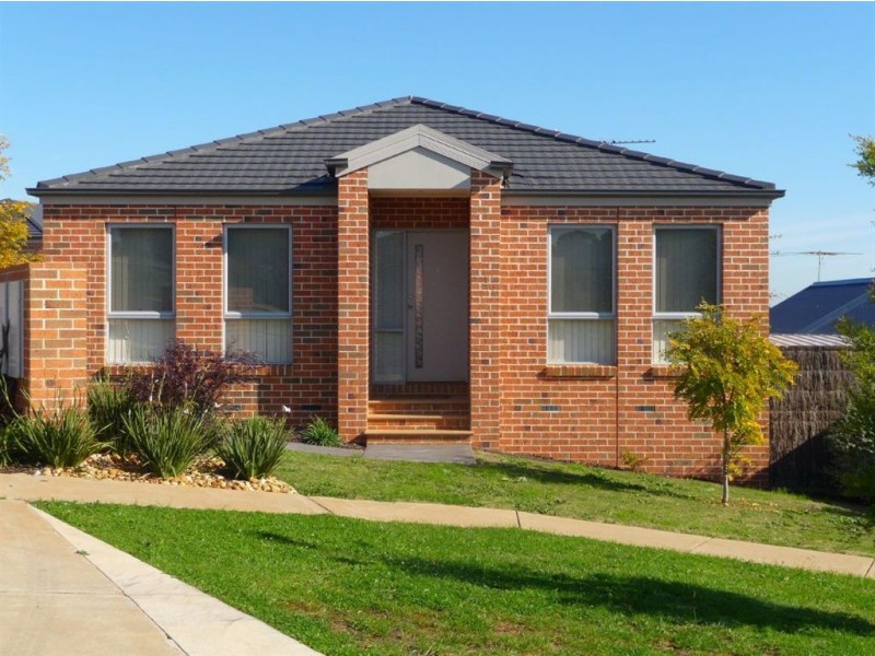 1/14-15 Janine Court, Drouin VIC 3818