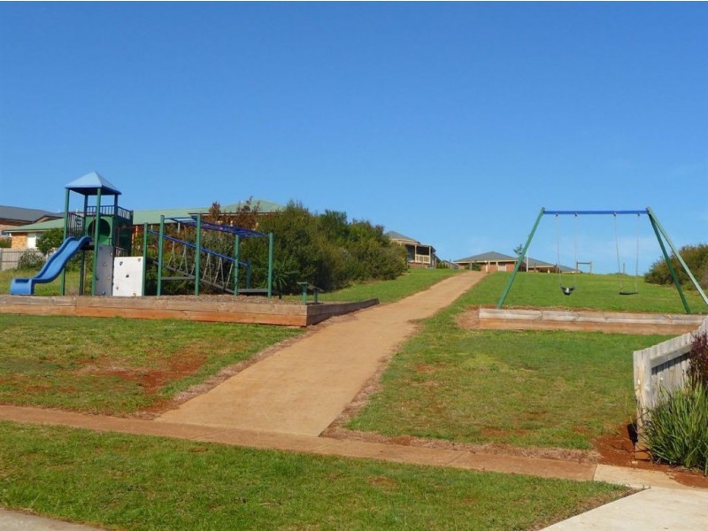 1/14-15 Janine Court, Drouin VIC 3818