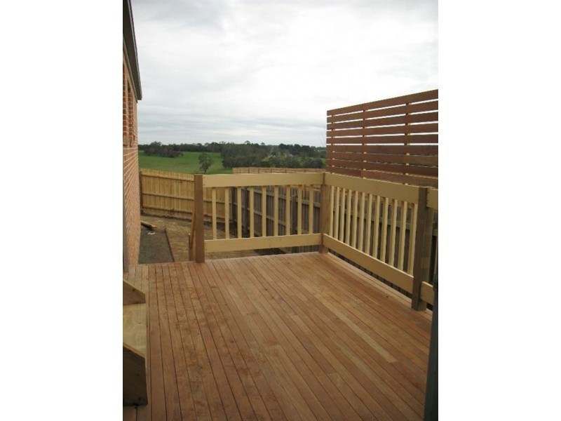 6/14-15 Janine Court, Drouin VIC 3818