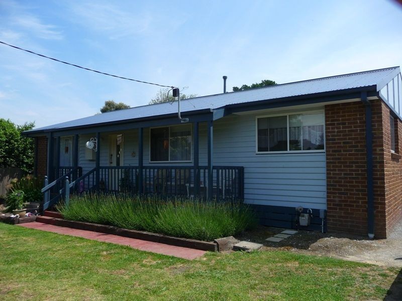 28 Railway Avenue, Bunyip VIC 3815