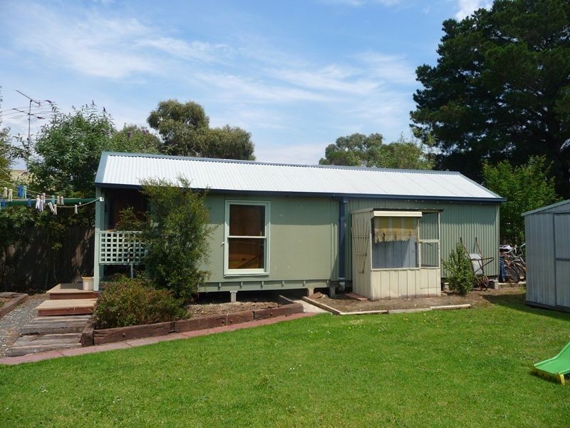 28 Railway Avenue, Bunyip VIC 3815