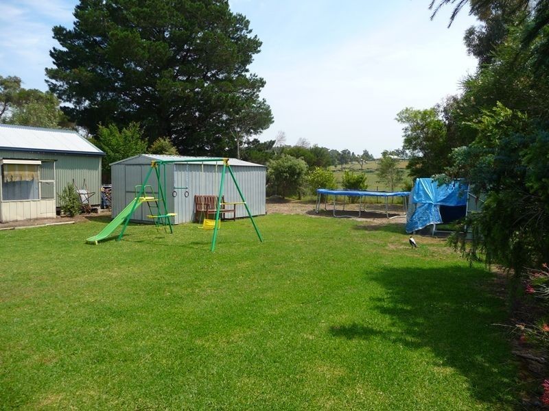 28 Railway Avenue, Bunyip VIC 3815