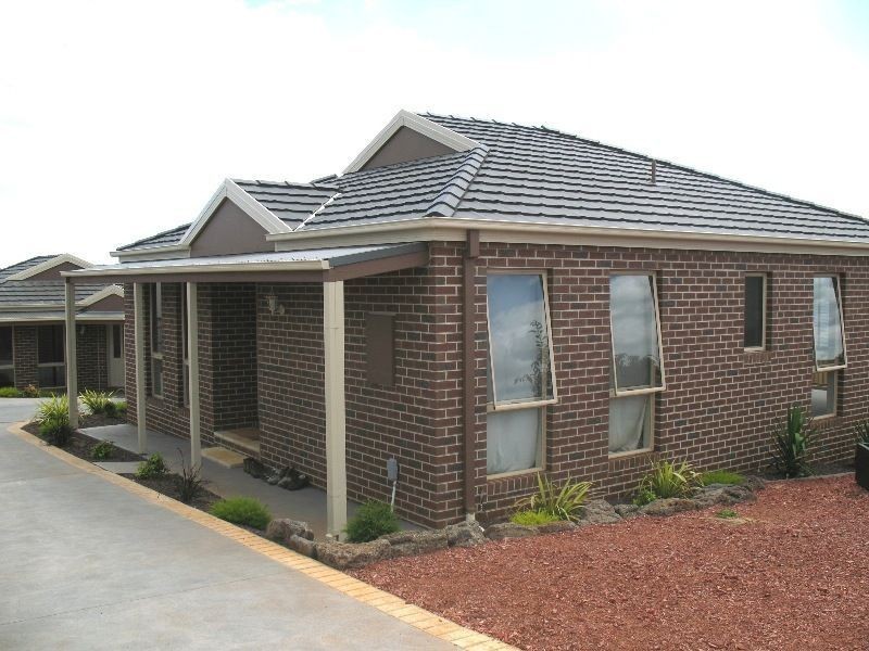 1/4 Cameron Court, Drouin VIC 3818