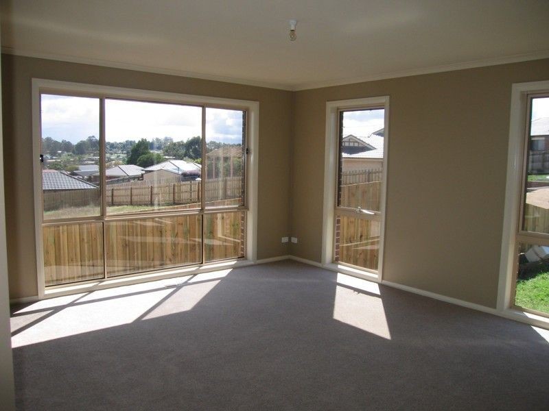 1/4 Cameron Court, Drouin VIC 3818