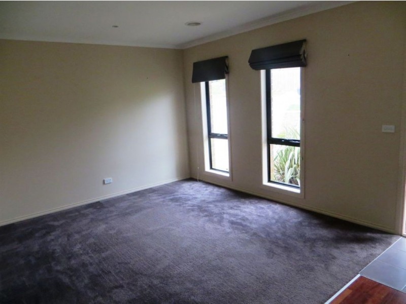 15 Orchard Court, Drouin VIC 3818