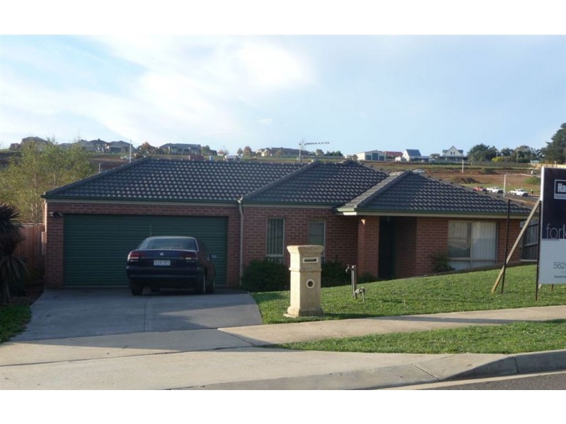 16 Orchard Court, Drouin VIC 3818