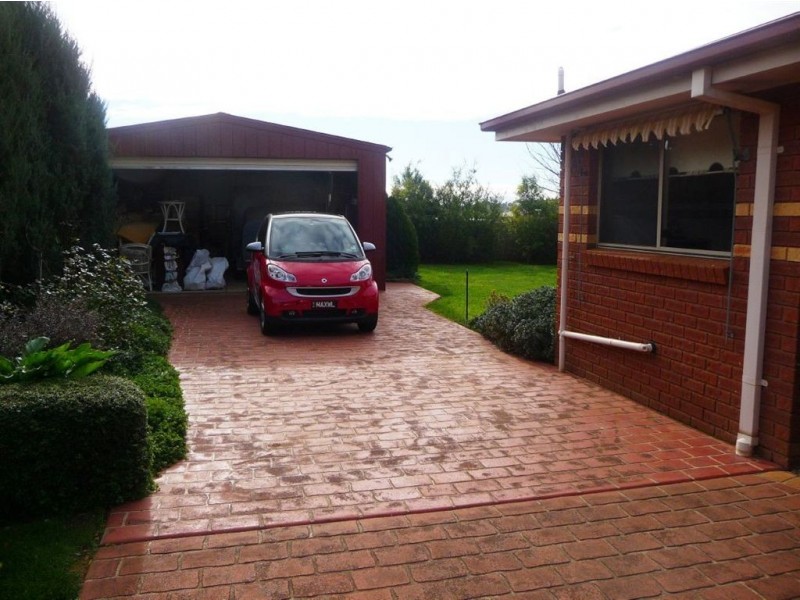 25 Outlook Drive, Drouin VIC 3818