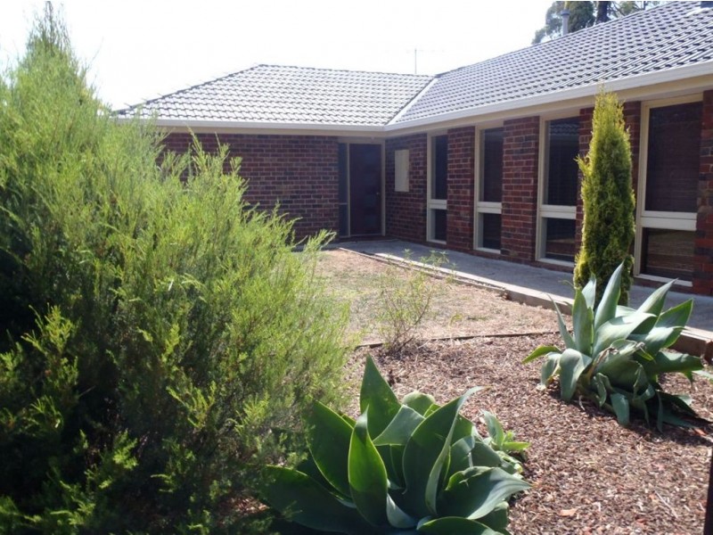 10 Pearson Street, Drouin VIC 3818