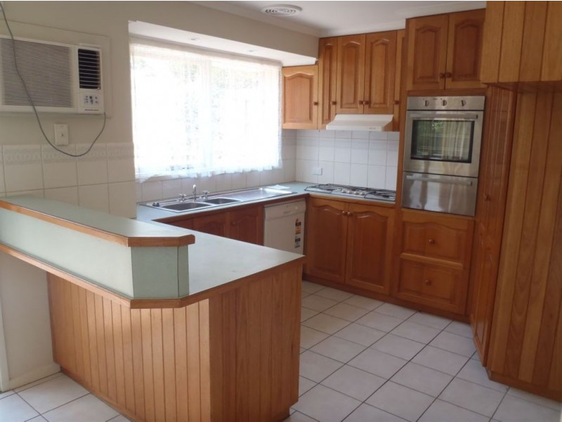 10 Pearson Street, Drouin VIC 3818