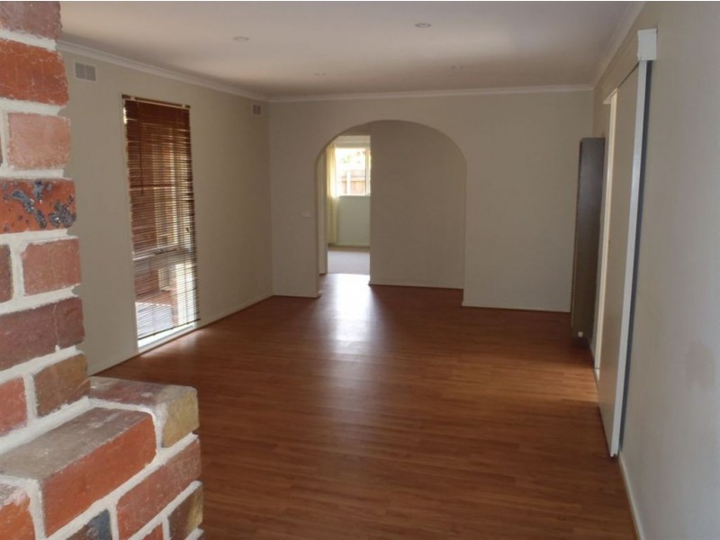 10 Pearson Street, Drouin VIC 3818