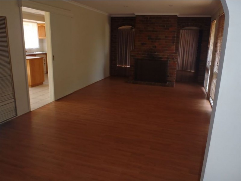 10 Pearson Street, Drouin VIC 3818