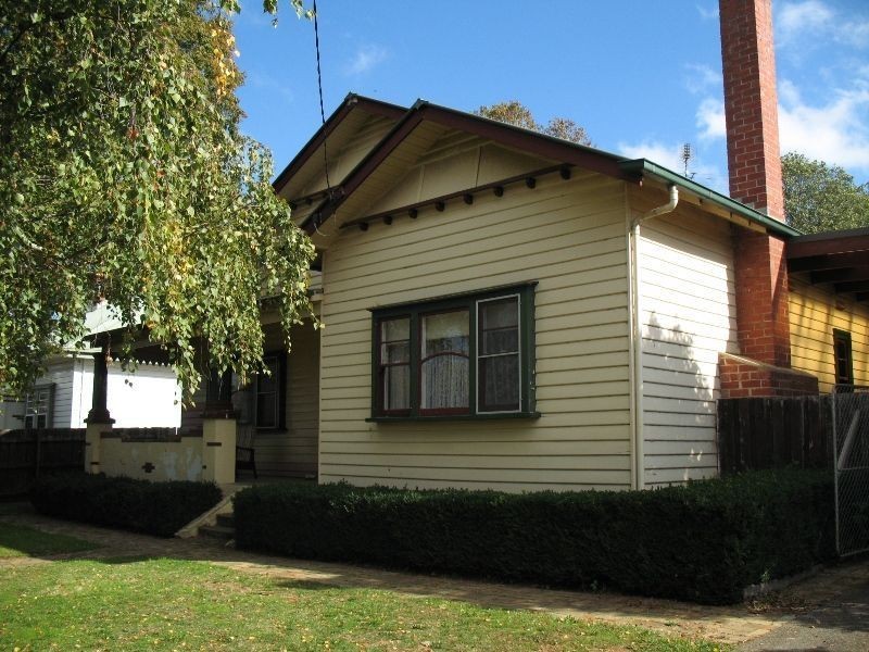 13 Sinclair Street, Drouin VIC 3818