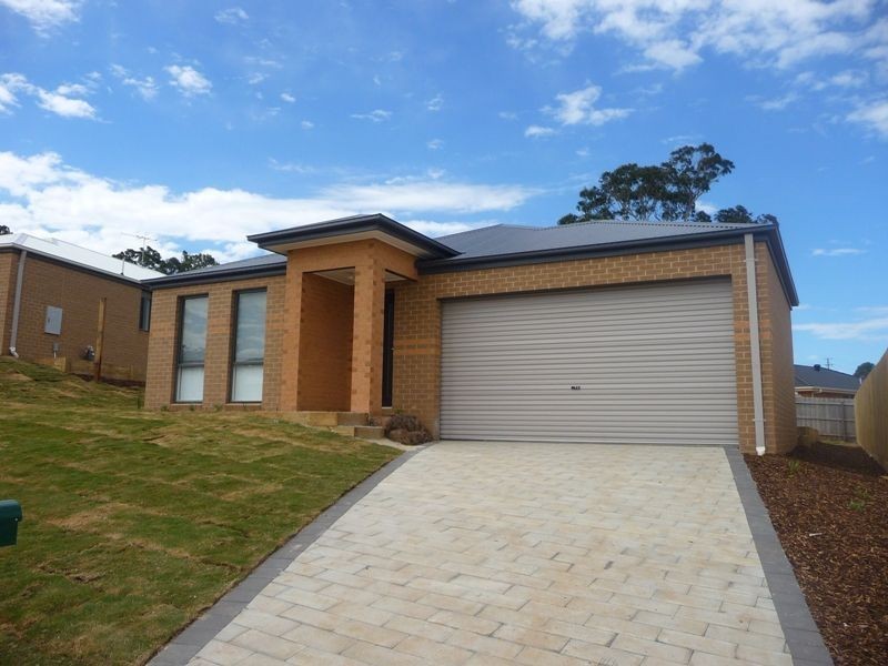 12 Sutherland Way, Drouin VIC 3818