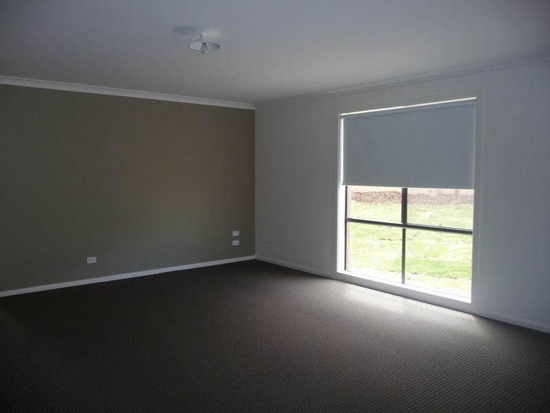 12 Sutherland Way, Drouin VIC 3818