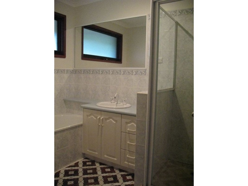 301 Thompsons Road, Drouin South VIC 3818