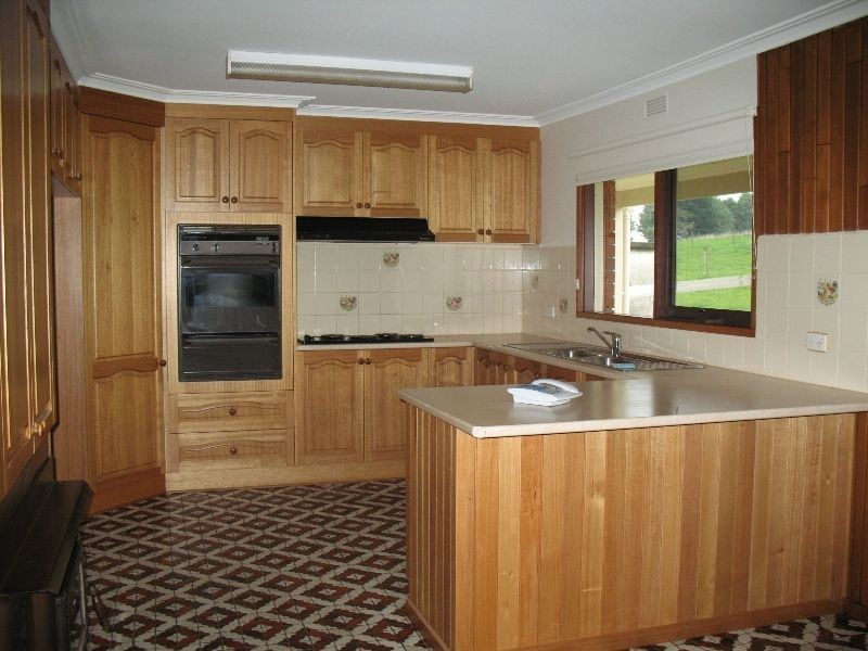 301 Thompsons Road, Drouin South VIC 3818