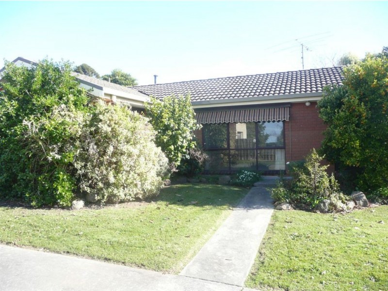 2/12 Young Street, Drouin VIC 3818