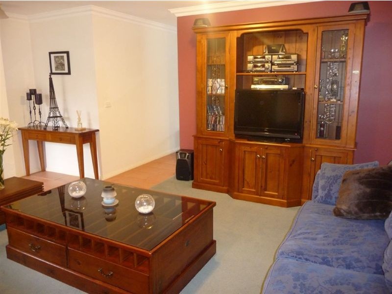 2/13 Eisenhower Street, Warragul VIC 3820