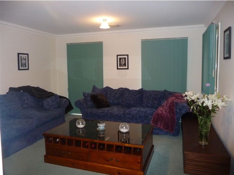 2/13 Eisenhower Street, Warragul VIC 3820