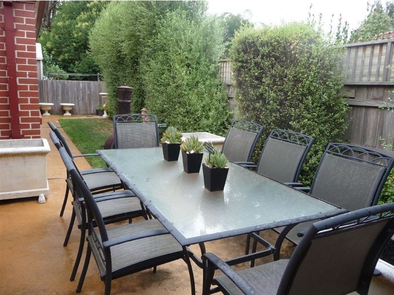 2/13 Eisenhower Street, Warragul VIC 3820