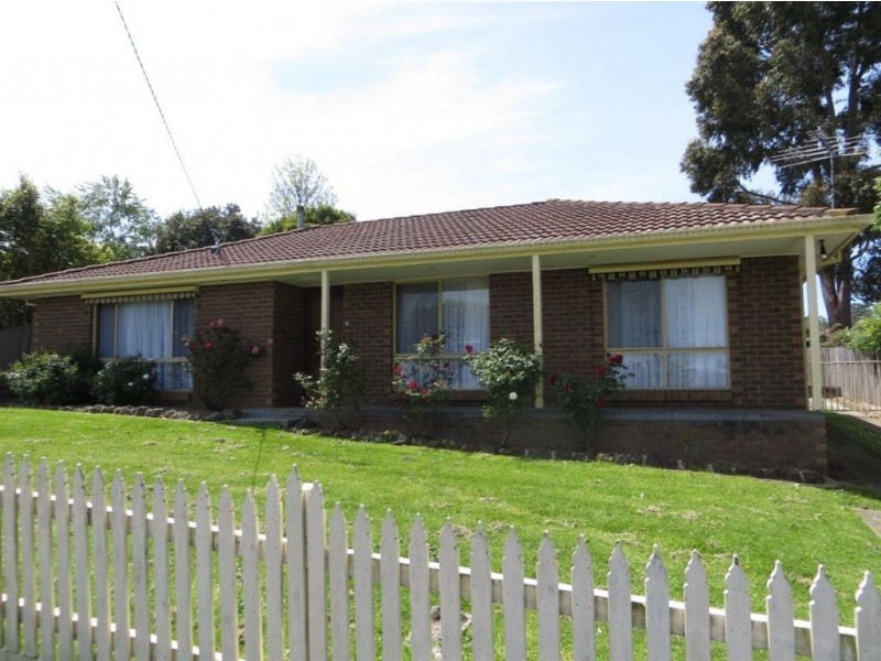 16 Boronia Street, Drouin VIC 3818