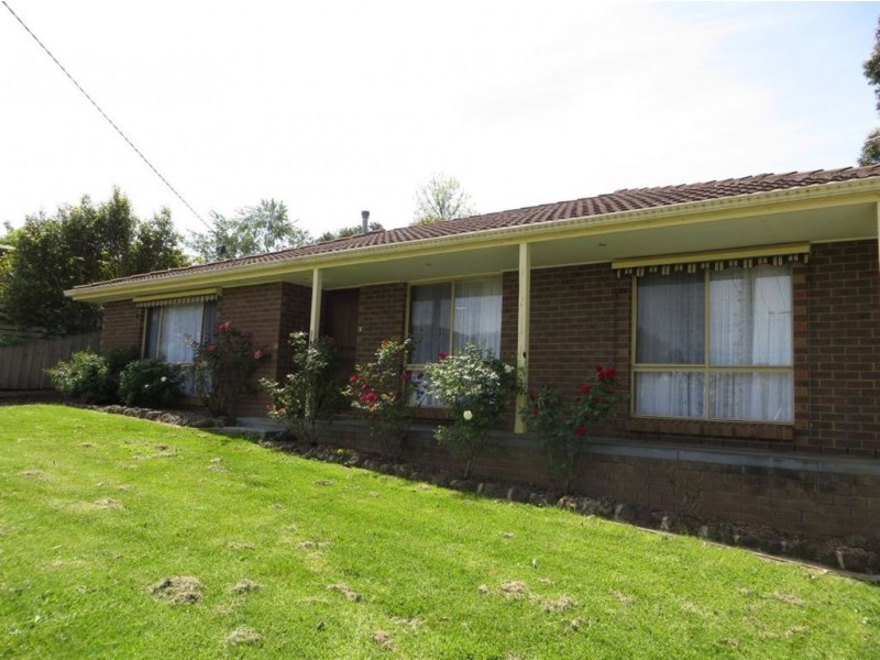 16 Boronia Street, Drouin VIC 3818